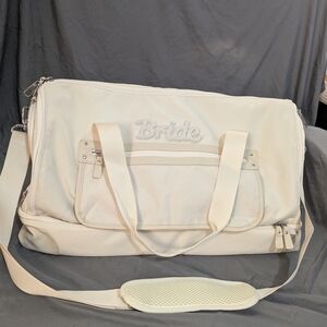 Biege Bride Duffel Gown And Travel Bag With Pearl Embroidery
